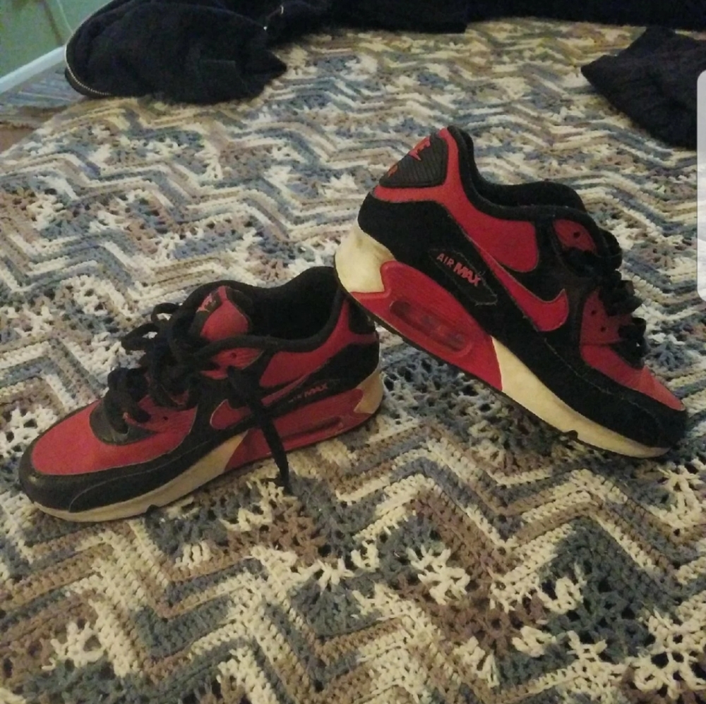 Nike air max 90 leather youth size 4